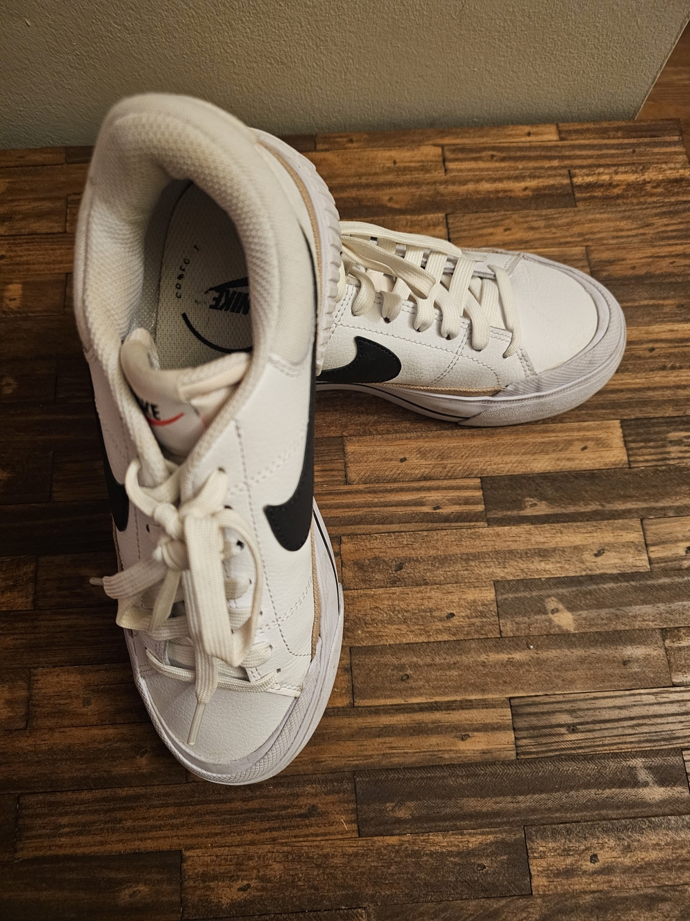 Nike  White & Black Low-Top Sneakers
